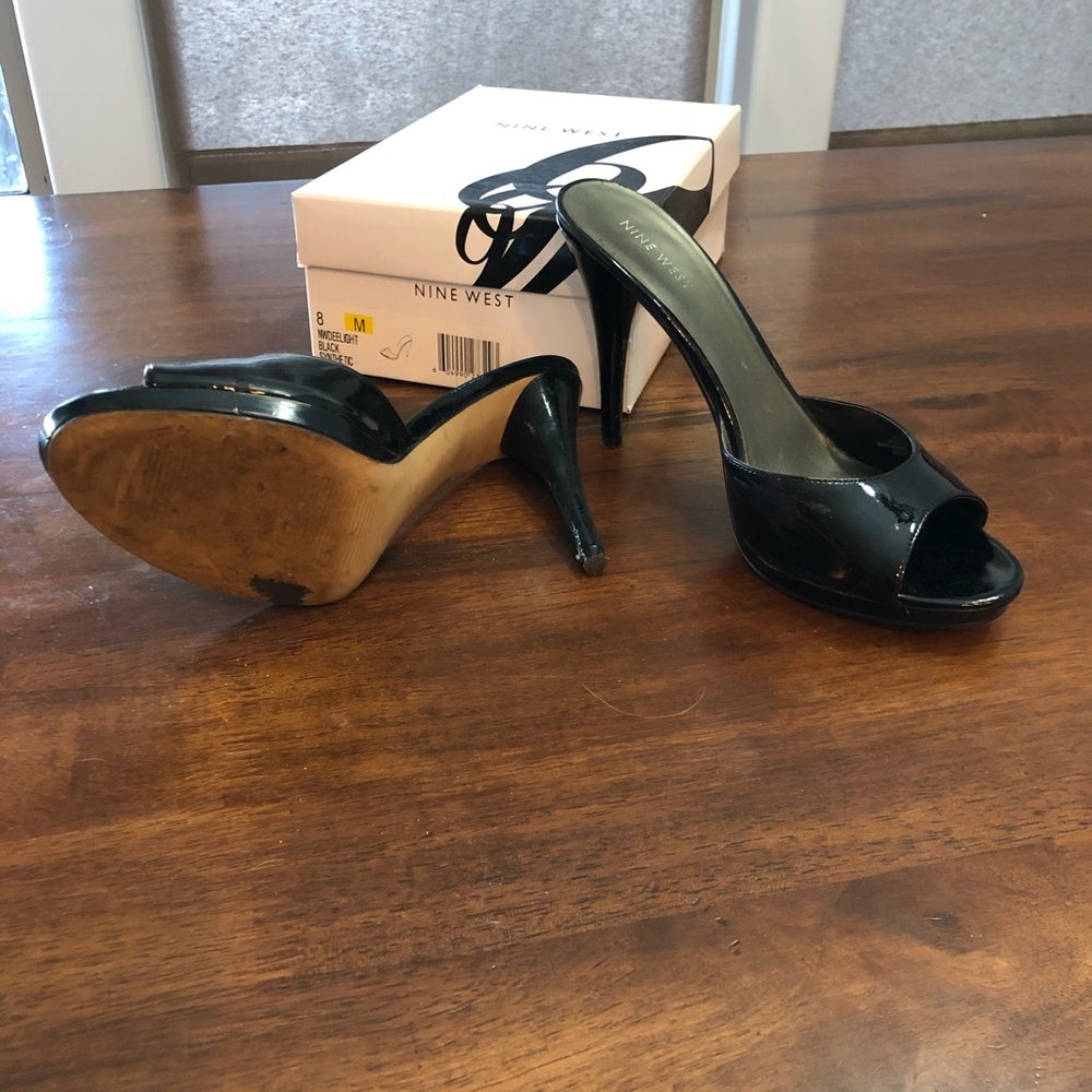 Nine West black 4.5 inch heel - Picture 2 of 3